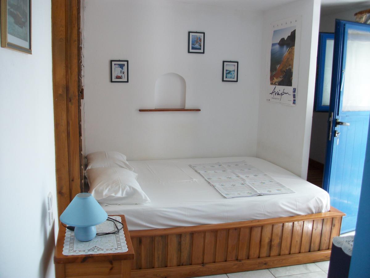 Floras Rooms And Studios Анафи Экстерьер фото