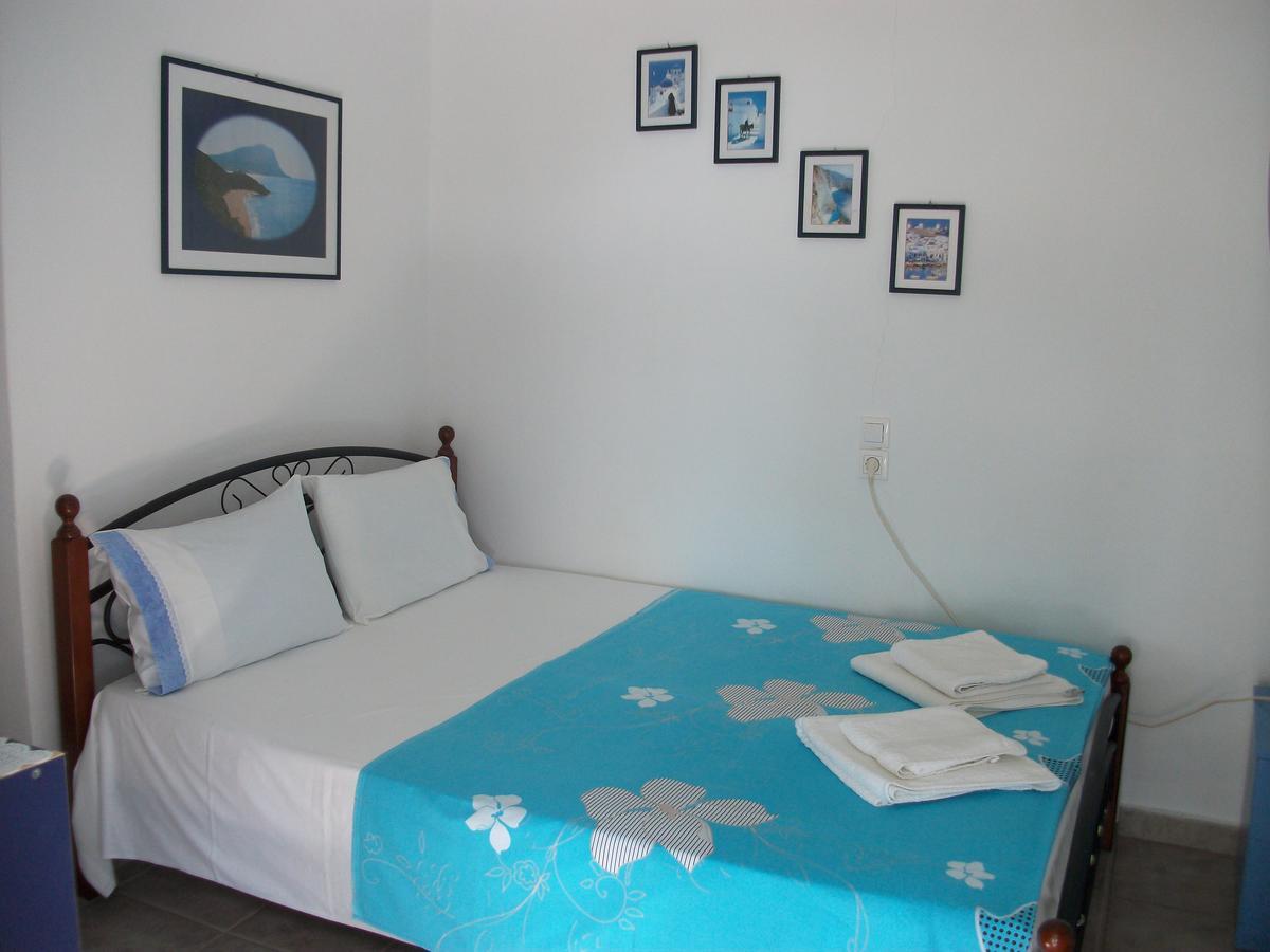 Floras Rooms And Studios Анафи Экстерьер фото