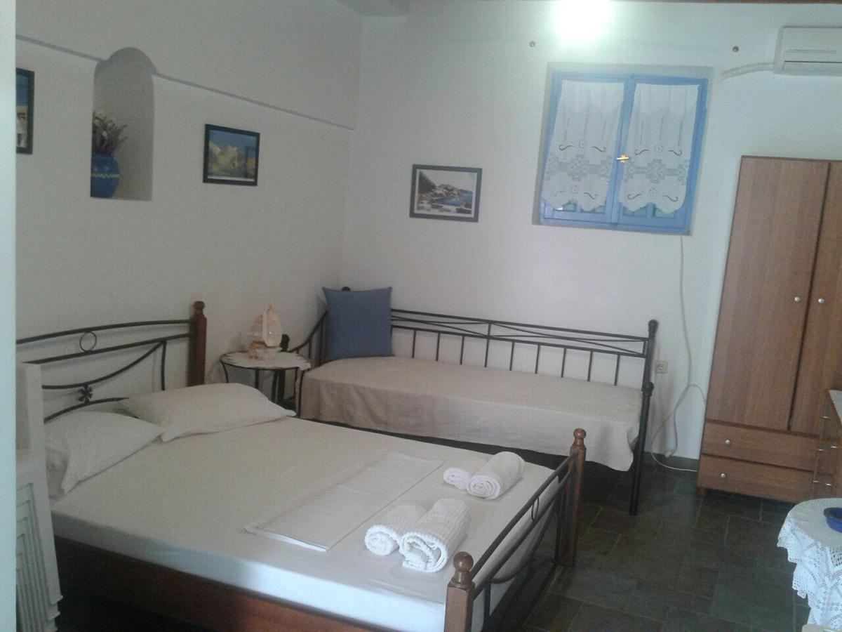 Floras Rooms And Studios Анафи Экстерьер фото